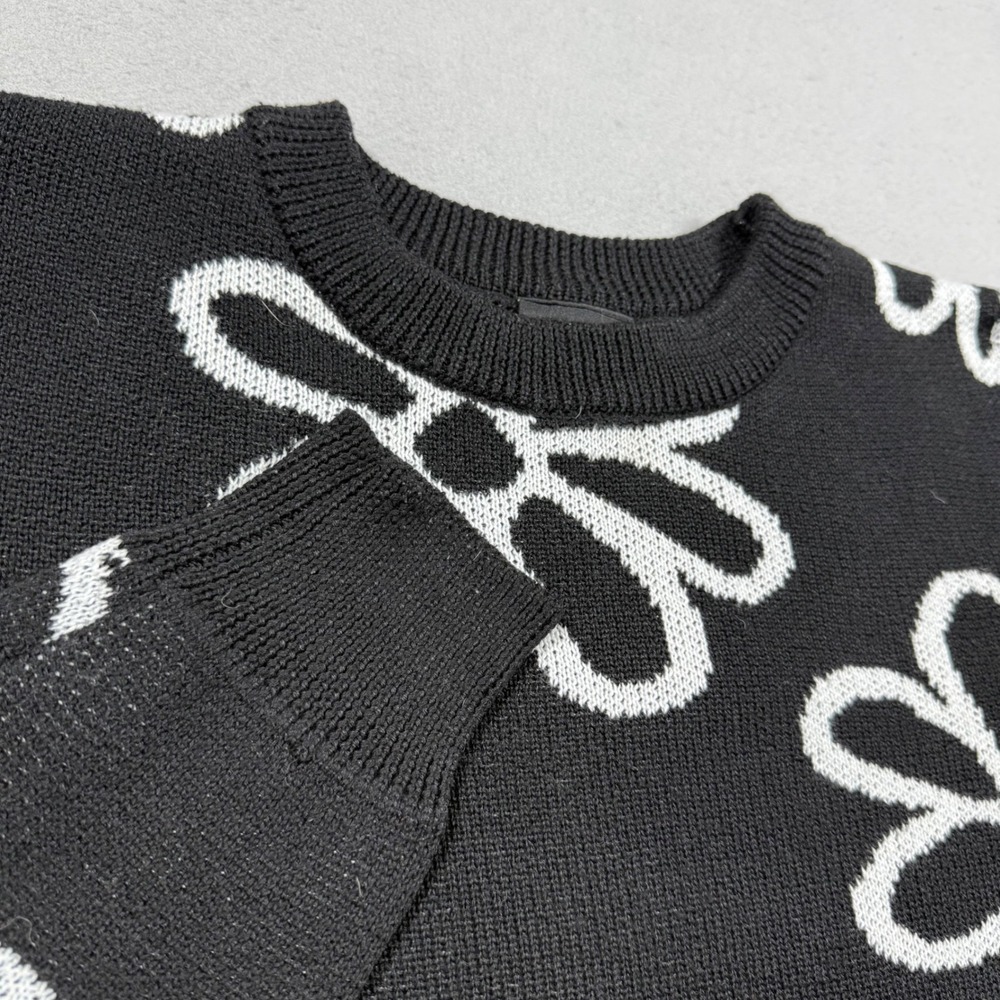 WeSC Leon Daisys Knit Sweater Black White Floral Daisy Crew Neck Mens M Womens L